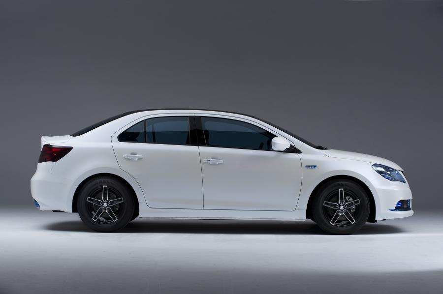 Suzuki Kizashi EcoCharge Concept 2011 года  (фото 19 из 20)